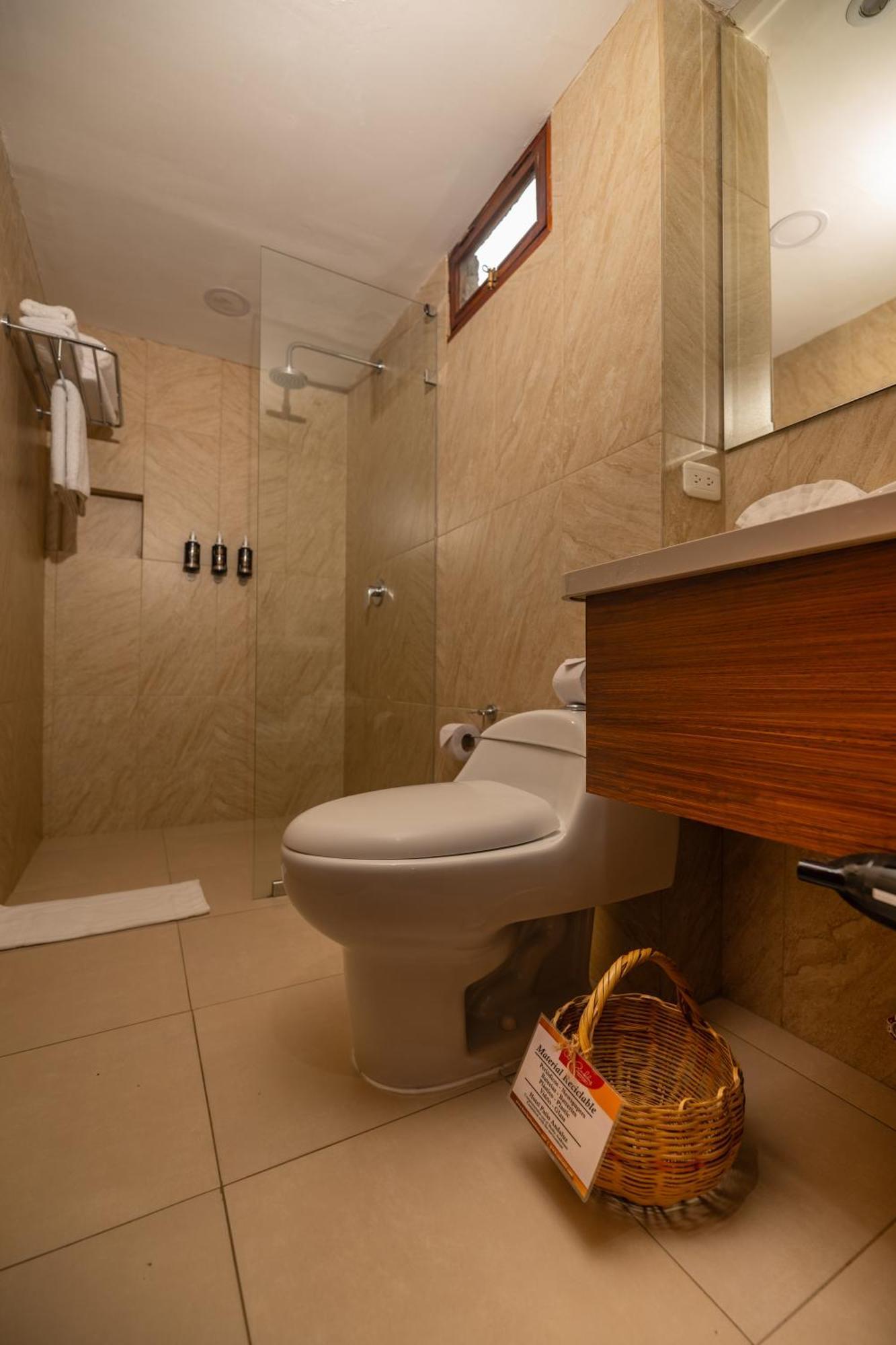 King Room,1630868670:JPEG