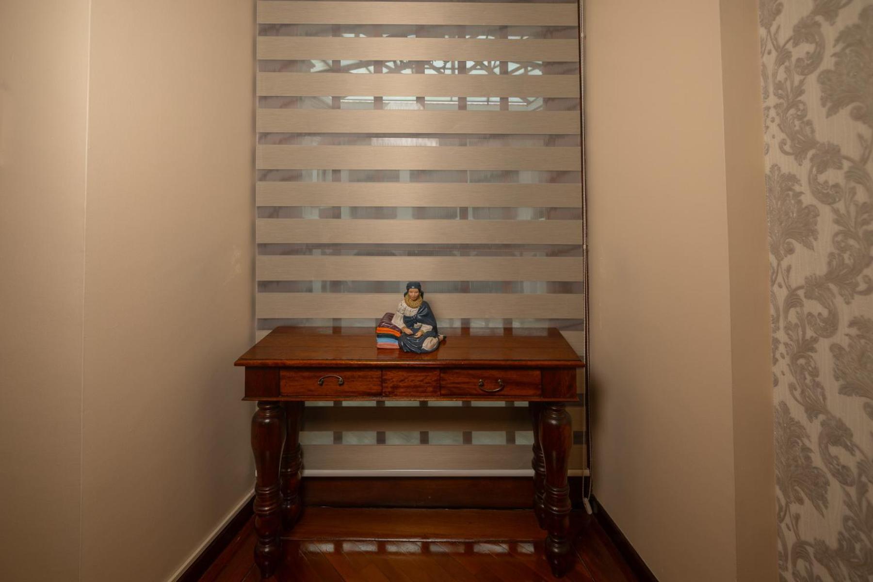 Queen Room,1630868519:JPEG