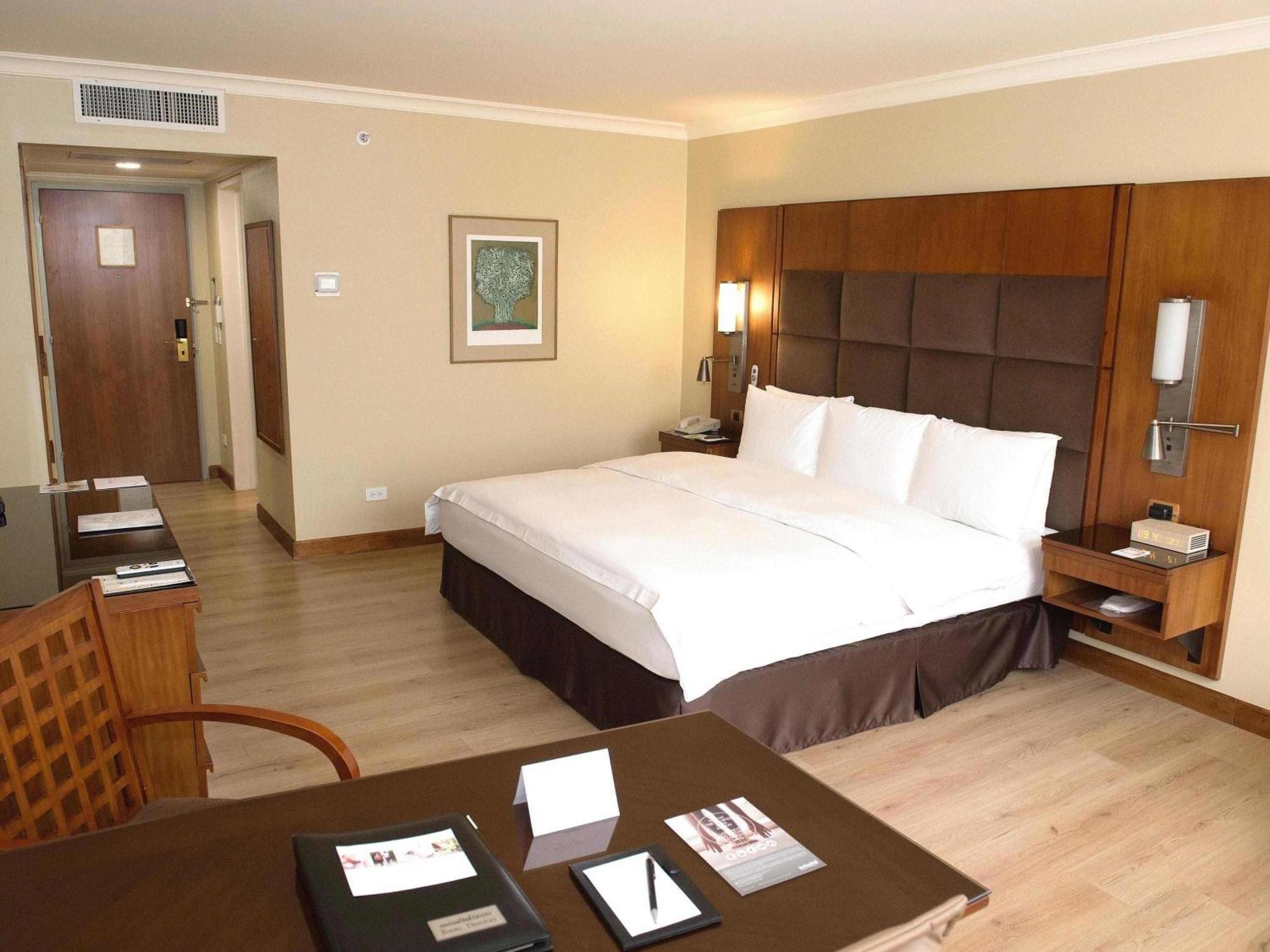 Deluxe King Room,1771745902:JPEG